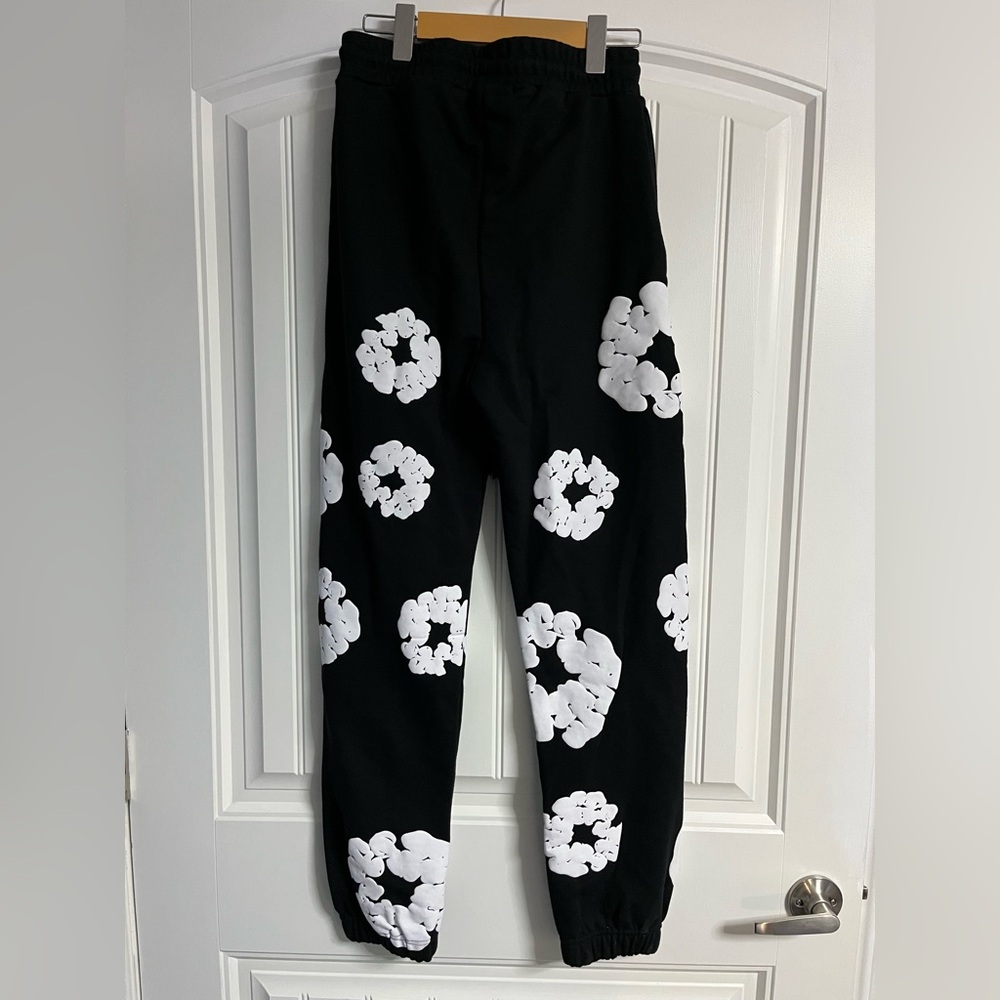 Floral Black and White Joggers Denim Tears woman’s size‎ medium.